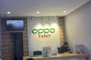 OPPO Service Center in Gole market (New Delhi)