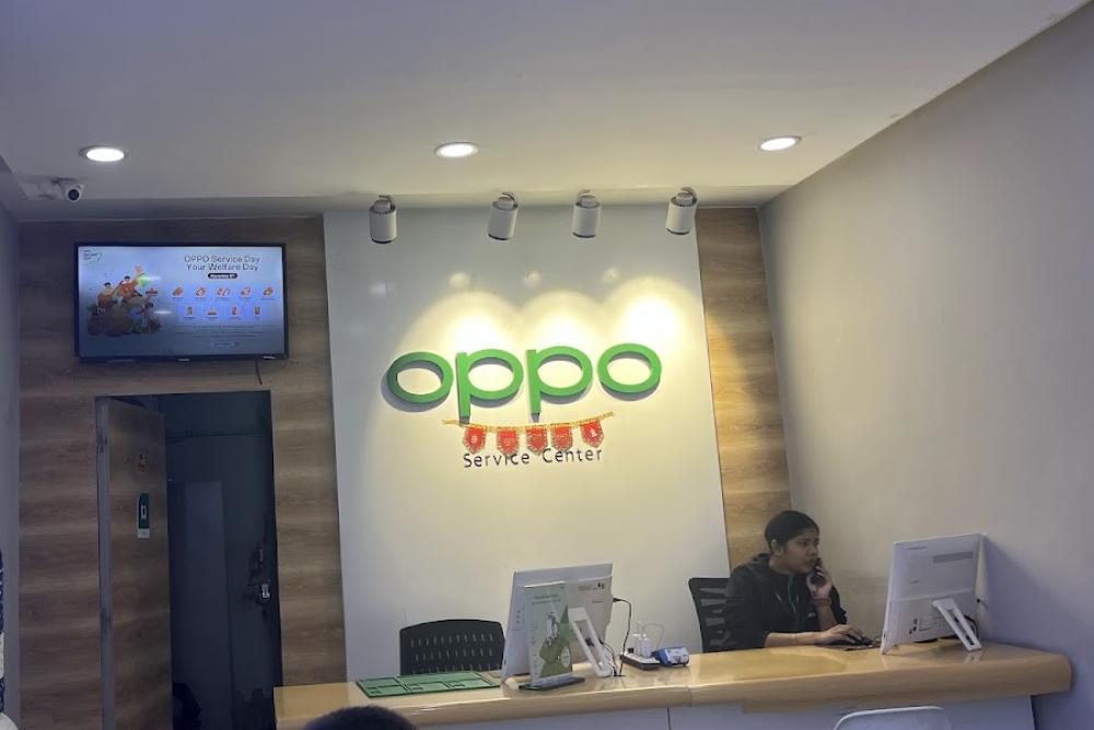 OPPO Service Center in Gole market (New Delhi)