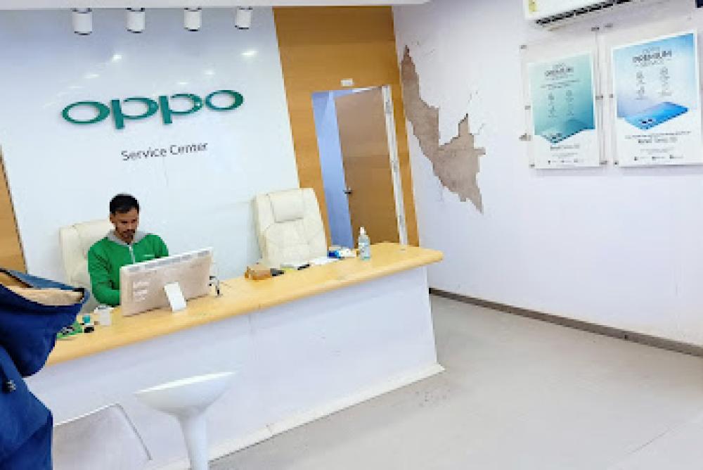 OPPO Service Center in Mau